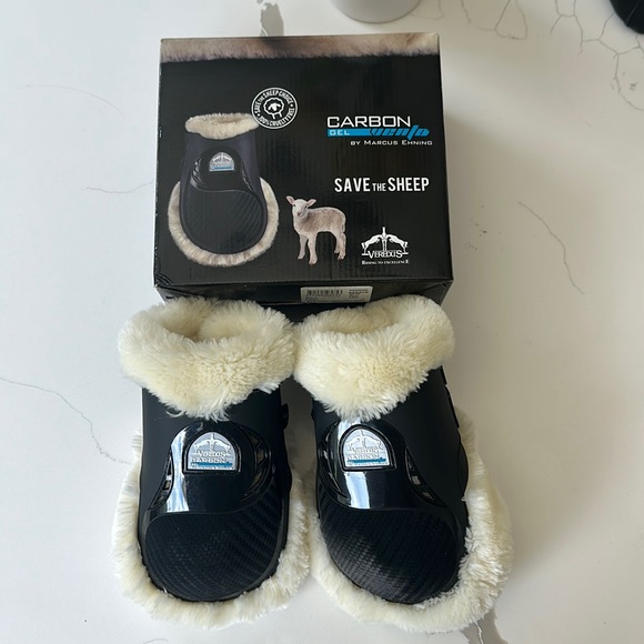 Brand new Carbon Gel Veredus hind boots Large - Picture 1 of 9